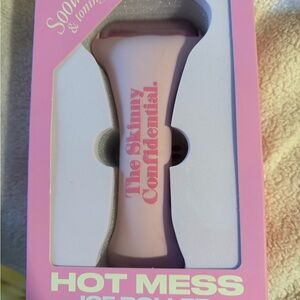The Skinny Confidential Ice Roller - Pink